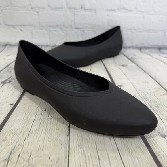 Crocs Waterproof Flats Women Size 9 Black Pointed Toe Slip On Shoes - Picture 1 of 11